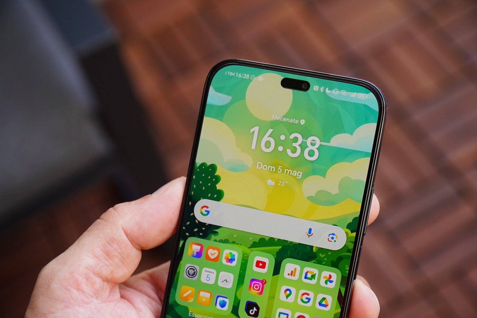 Honor 200 Lite review: curves, dynamic island and display the strong points